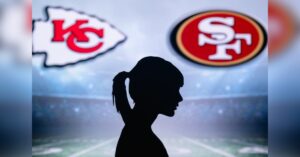 Silhouette of Taylor Swift between the Chiefs and 49ers logos for the Super Bowl.
